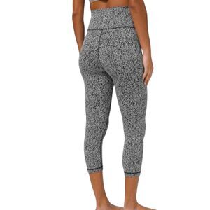 LULULEMON ATHLETICA Wunder Under High-Rise Crop 21' Size 6